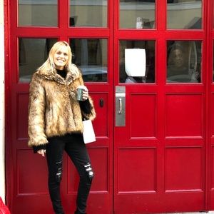 Meet your Posher, Celina